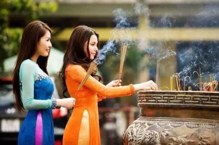 私人女導(dǎo)游_泰國(guó)私人女導(dǎo)游帶過(guò)夜_私人導(dǎo)游