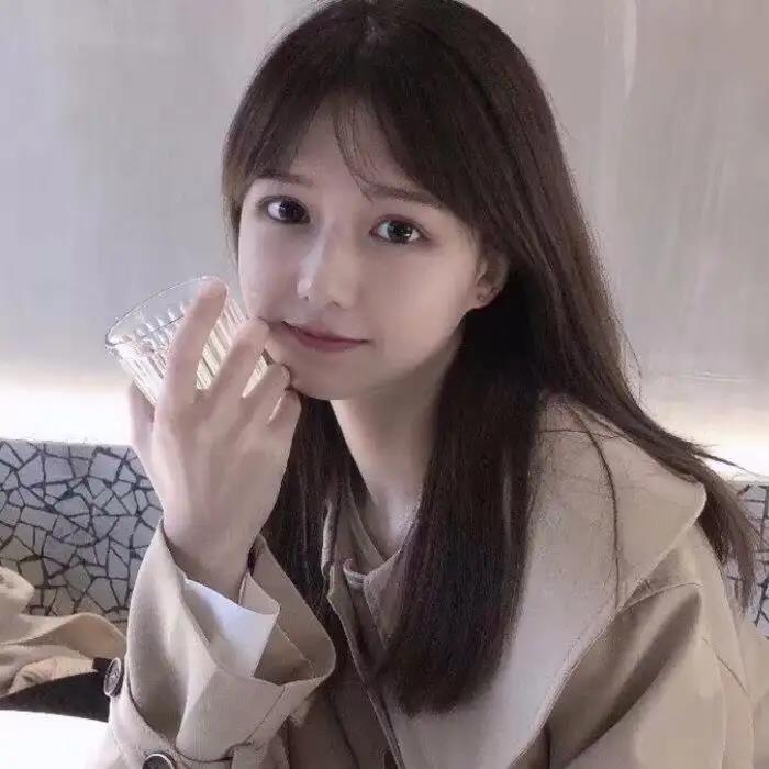 貴陽(yáng)伴游,孫正雯(sw259)法國(guó)私人導(dǎo)游兼職美女