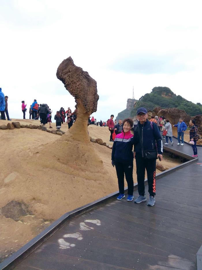 白叟帶老伴游半個中國(白叟外出旅游)