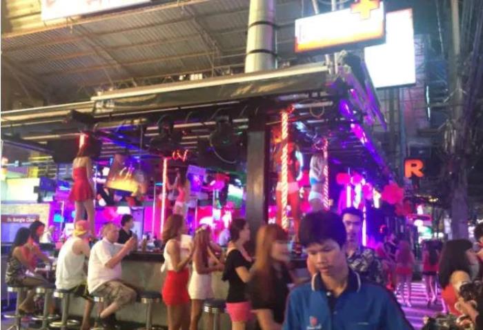  泰國的私人導游對美國游客那么熱情，對中國游客卻那么冷漠？