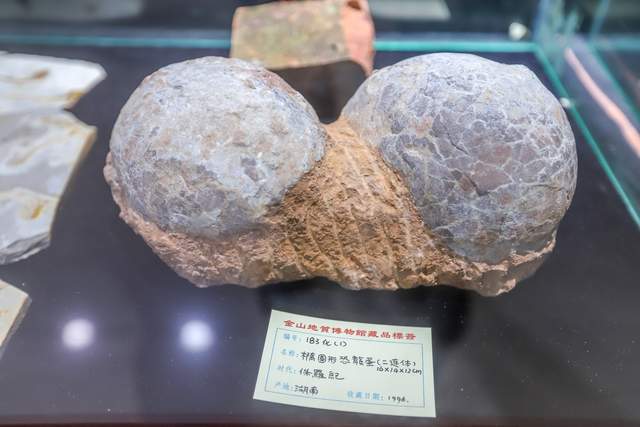 中國(guó)落差最大的瀑布，負(fù)離子含量極高，位列廣東景區(qū)天然氧吧之首