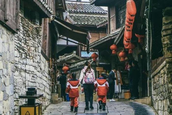過(guò)年適合一個(gè)人去旅游的地方有哪些?這25個(gè)比較好的地方非常適合散心