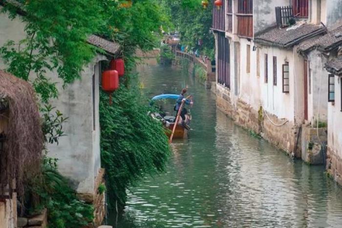 過(guò)年適合一個(gè)人去旅游的地方有哪些?這25個(gè)比較好的地方非常適合散心