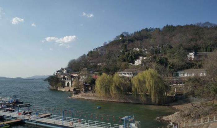 萬(wàn)佛湖風(fēng)景區(qū)