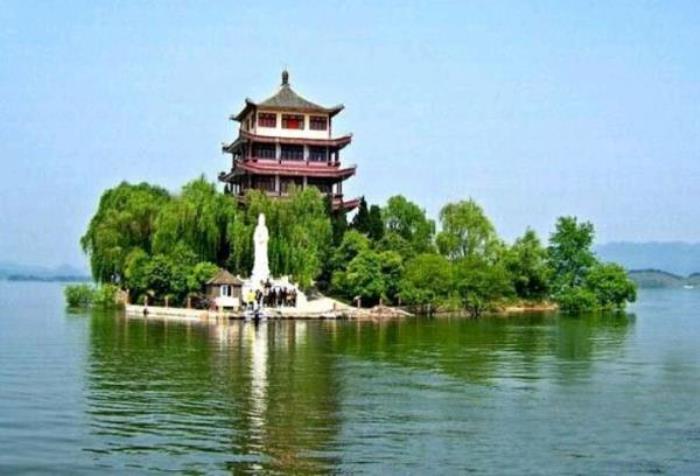 萬(wàn)佛湖風(fēng)景區(qū)