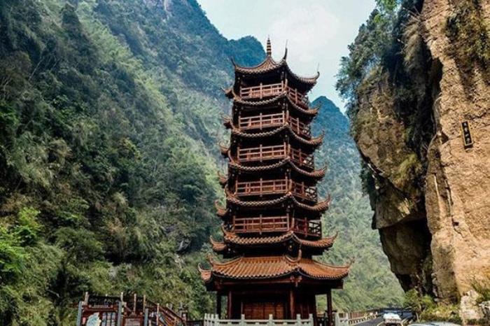 靈關石城