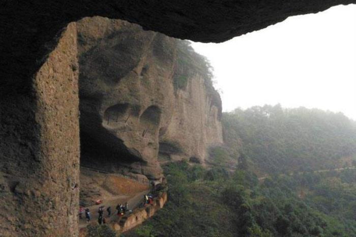大別山石窟風景區