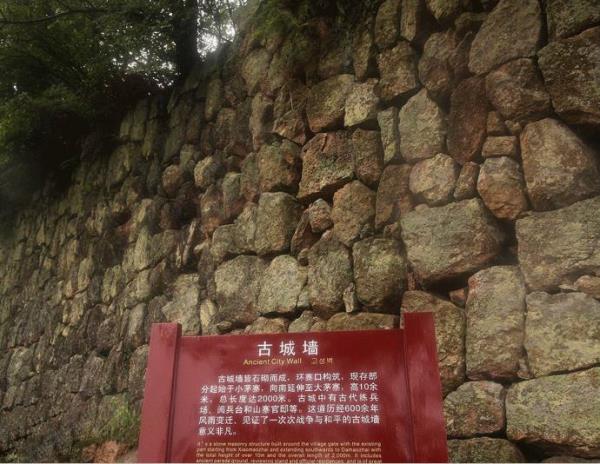 湖南岳陽玻璃橋景區石牛寨