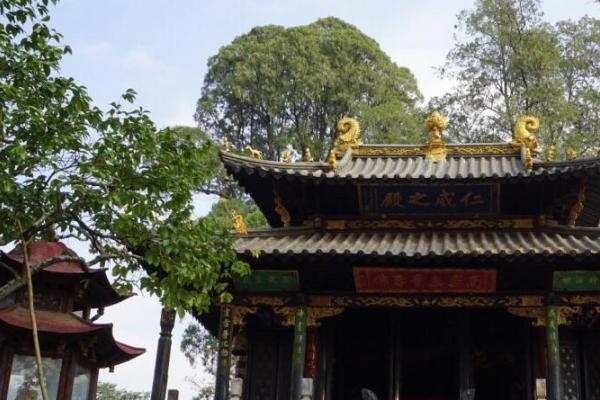 太和宮金殿