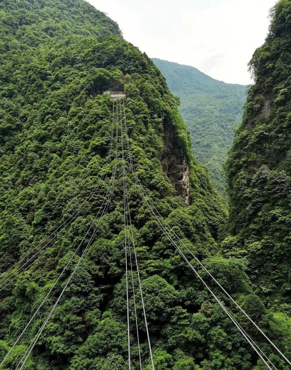 巴人河生態(tài)旅游區(qū)（三峽女人谷）