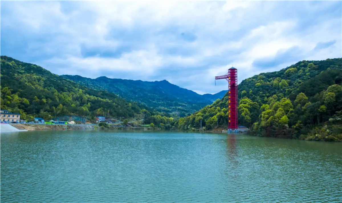 三角山旅游度假區勇者蹦極