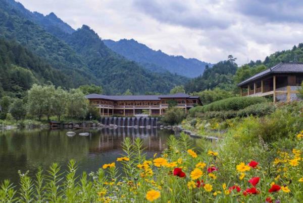 中國秦嶺悠然山高山濕地景區(qū)