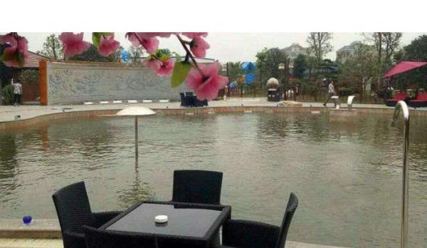 鄢陵金雨玫瑰溫泉