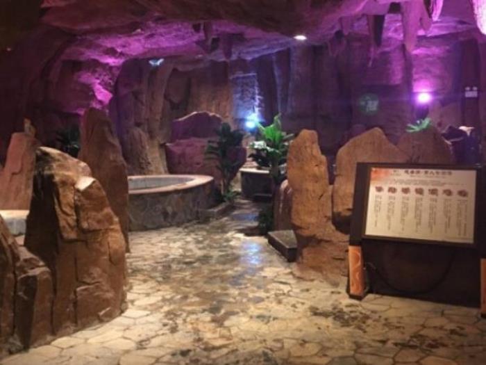 塞納溫泉會館