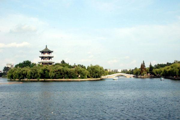 翠月湖