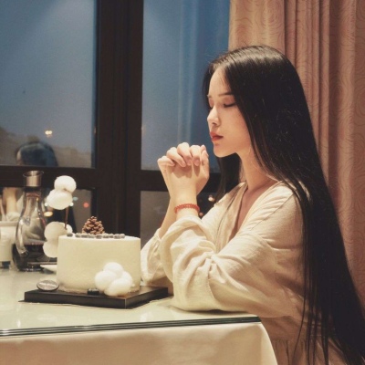 常德陪游女孩T臺車模伯雯麗