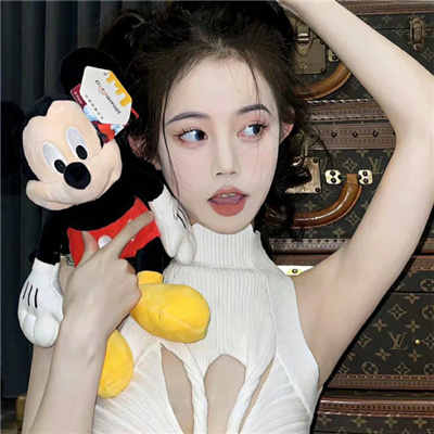 鶴壁私人伴游女孩實習(xí)空姐容初藍