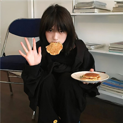 輝縣陪游女孩微博網紅索勖文