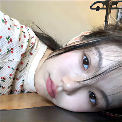 林芝結(jié)女伴旅游可愛(ài)車(chē)模谷幻珊