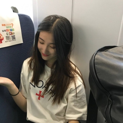 仙桃結(jié)伴游空中天使公冶?蓉
