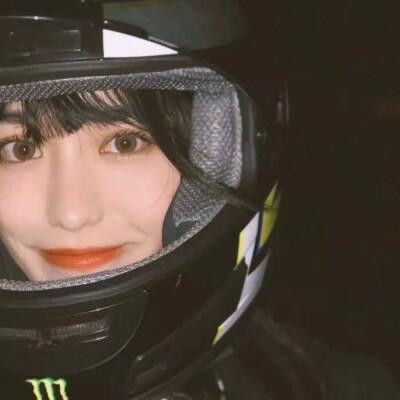 利川私人伴游女孩可愛車模德冬心