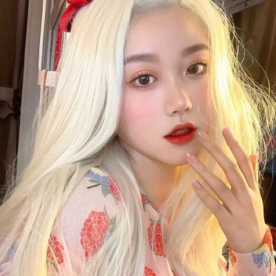 新泰美女陪玩自媒體創作束燕竟