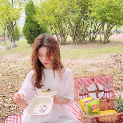 敦煌美女陪玩可愛車模中漢梅
